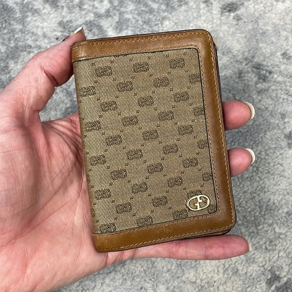 Gucci Beige Micro GG Card Case Bifold Wallet Business Professional Designer - Picture 1 of 15
